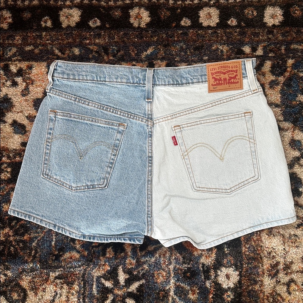Levi’s Two Tone 501 Jean Short size 32 - Picture 2 of 7